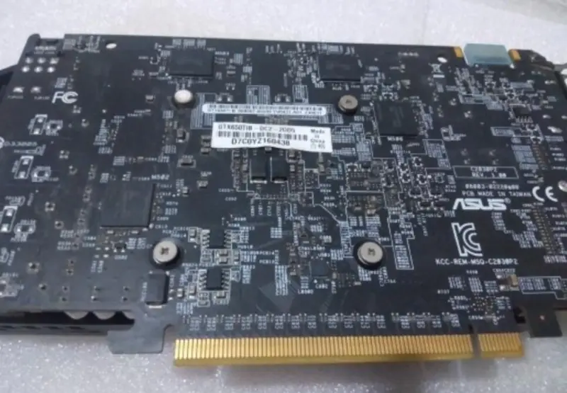 Placa gráfica Asus NVIDIA GeForce GTX 650 1GB/2GB