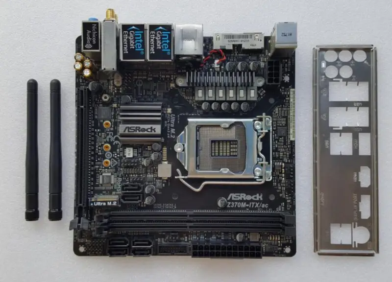 Placa-mãe ASRock Z370M-ITX/ac LGA1151 DDR4