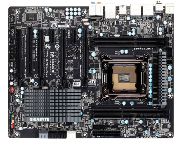 Placa-mãe GIGABYTE GA-X79-UD3 LGA 2011 DDR3