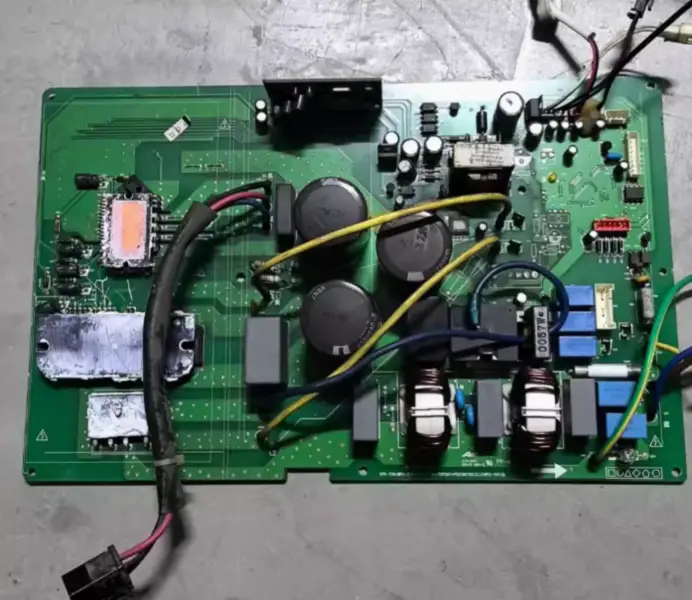 Placa de controlo do ar condicionado Midea KFR-72W/BP2-270(8513+213A+TOP267+PS21997)DC.D.13.WP2-1 202302100569