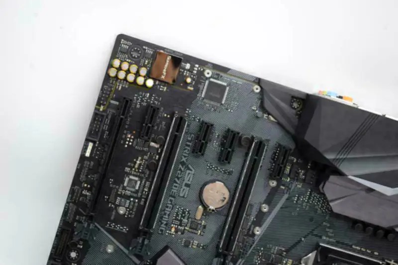 Placa-mãe Asus STRIXZ270EGAMING