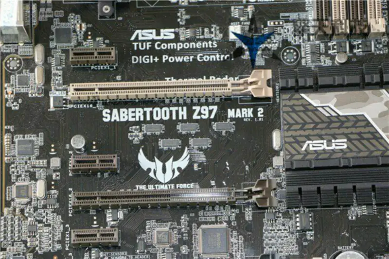 Placa-mãe Asus SABERTOOTHZ97
