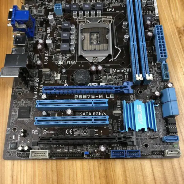Placa-mãe Asus P8B75-MLE