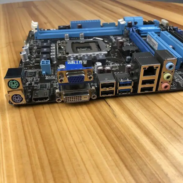 Placa-mãe Asus P8B75-MLE