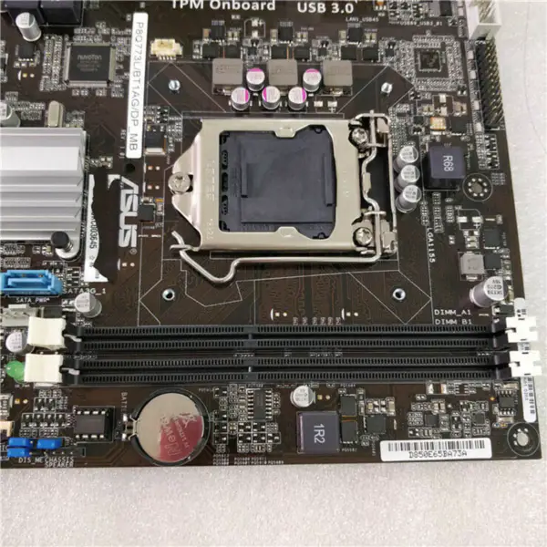 Placa-mãe Asus P8Q773L/BT1AG/DP_MB