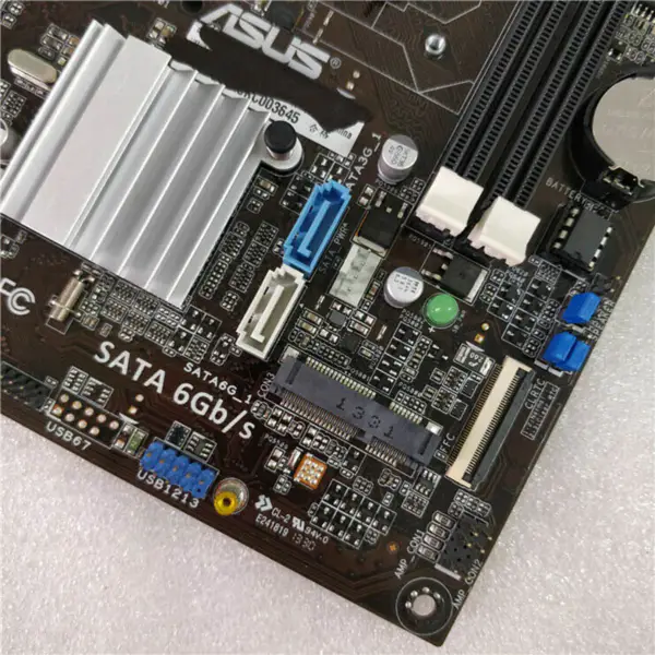 Placa-mãe Asus P8Q773L/BT1AG/DP_MB