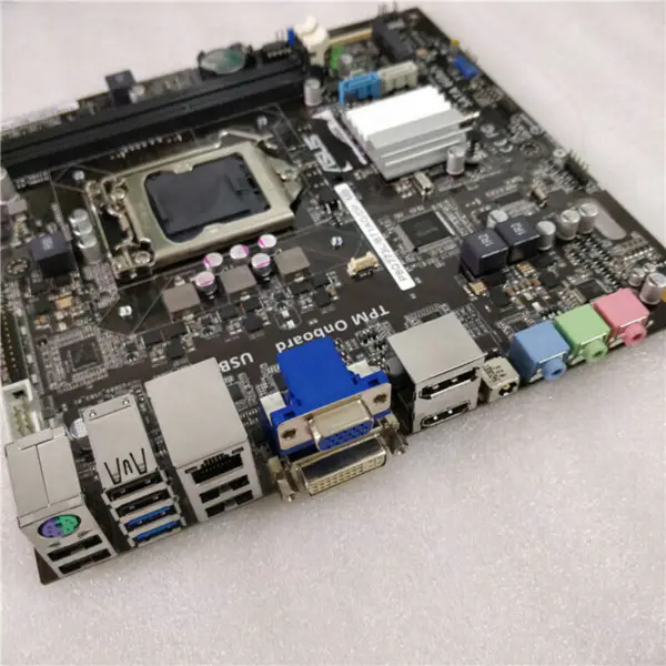 Placa-mãe Asus P8Q773L/BT1AG/DP_MB