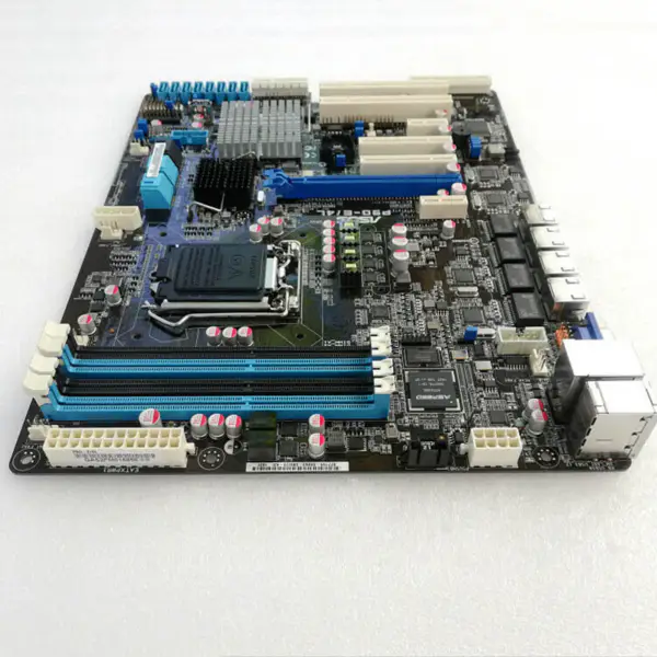 Placa-mãe Asus P9D-E/4L
