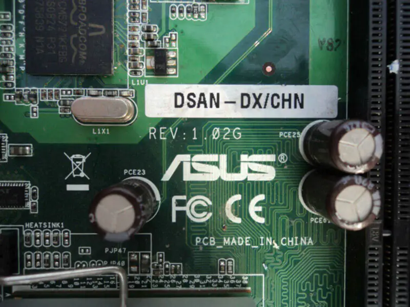 Placa-mãe Asus DSAN-DX/CHN