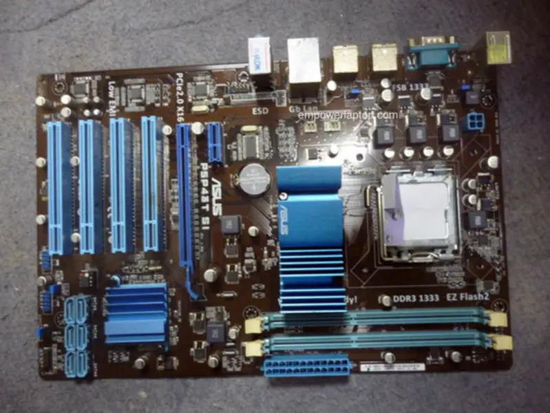 Placa-mãe Asus P5P43T SI P43 LGA 775 ATX