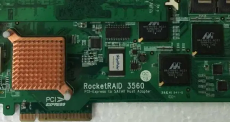 Placa controladora HighPoint RocketRAID 3560