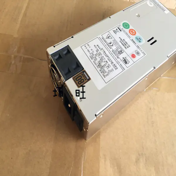 Fonte de alimentação Zippy Emacs Standard 1U comutável de 550W P1H-5550V ( ROHS )