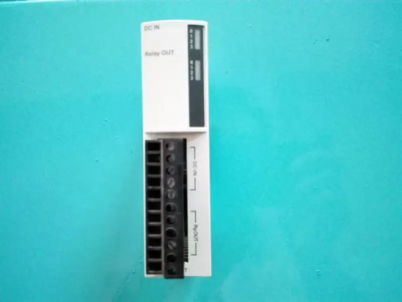 Módulo Schneider TM2DMM8DRT