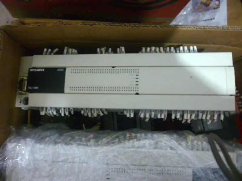 Mitsubishi PLC FX3U?28MR/ES-A