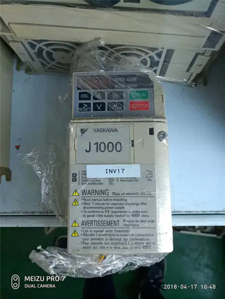 Série YASKAWA J1000 CIMR-JT2A0002BAA 0,4/0,2KW 220V