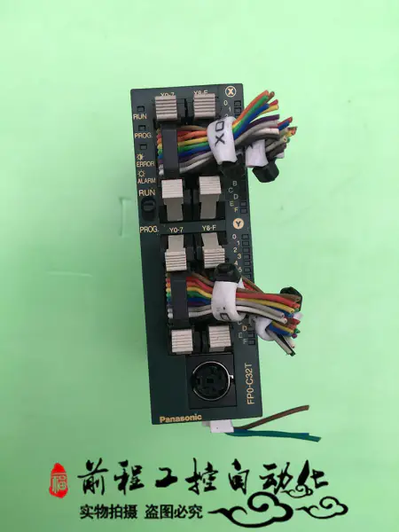 AFP02543 FP0-C32T PLC da Panasonic