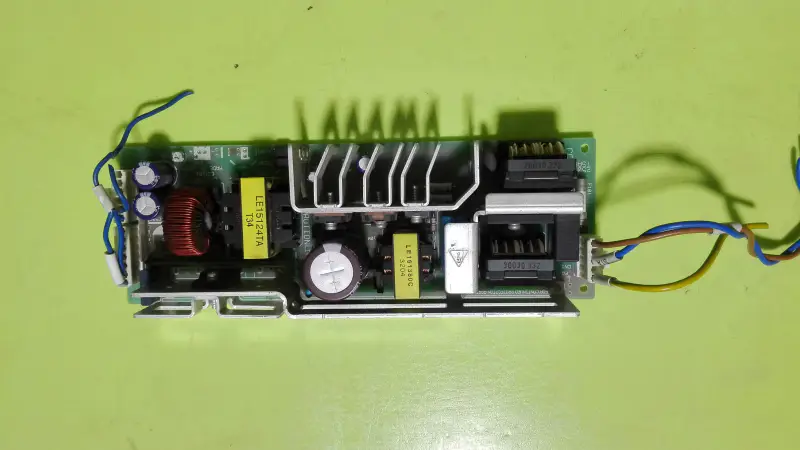Fonte de alimentação Cosel LEA150F-24