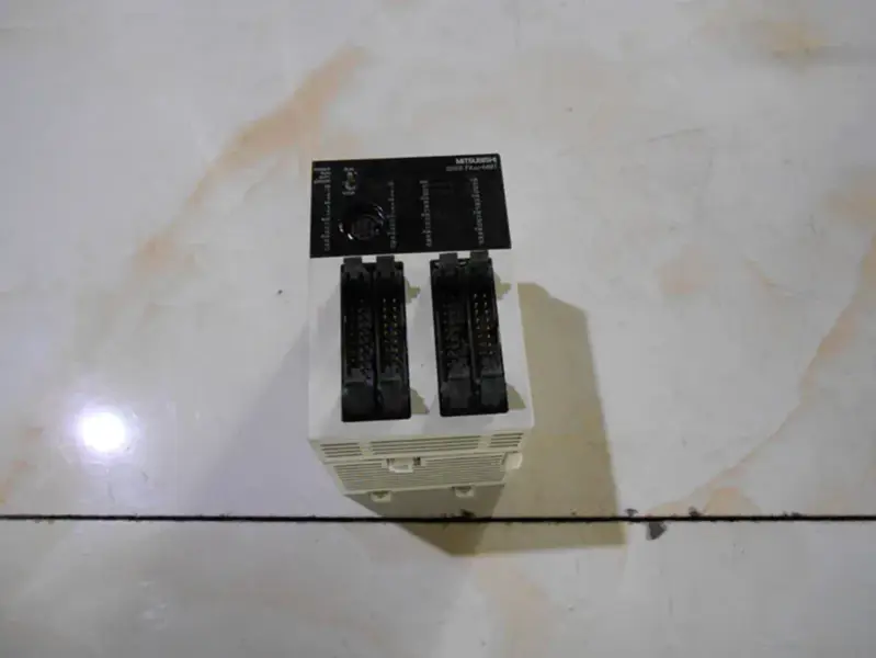 PLC da Mitsubishi FX2NC-64MT