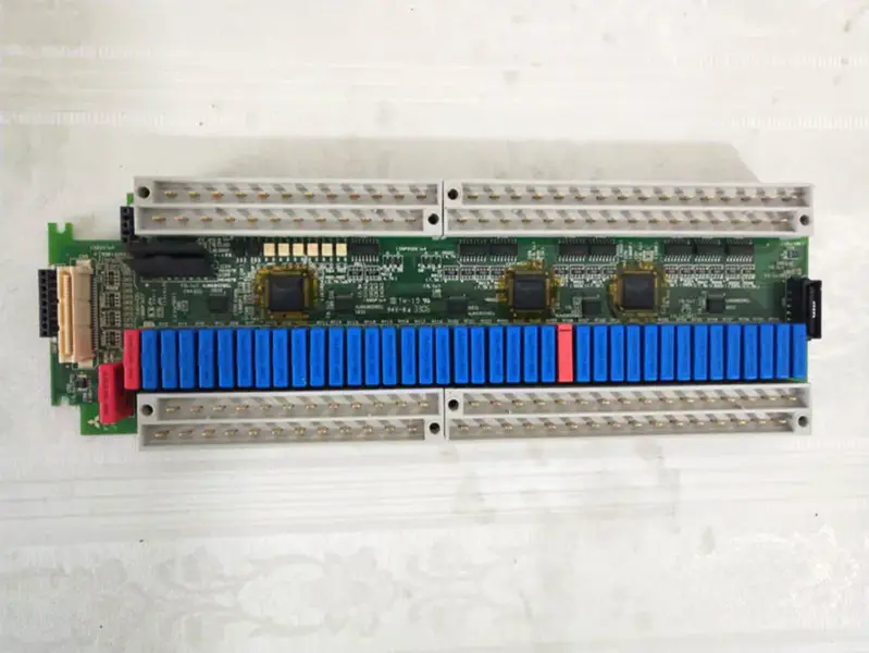 PLC da Mitsubishi FX2N-80MT-001 IO