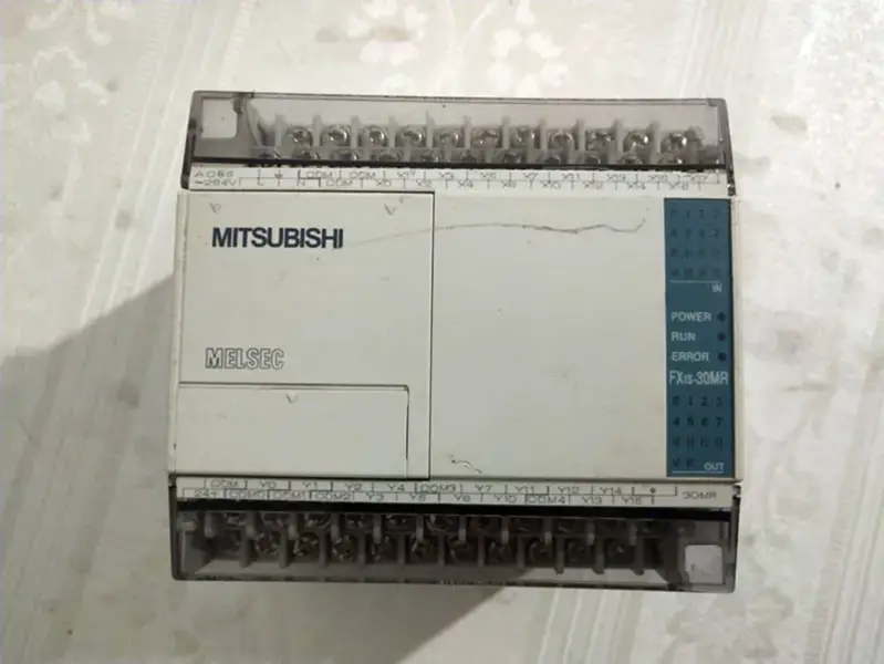 PLC da Mitsubishi FX1S-30MR-001