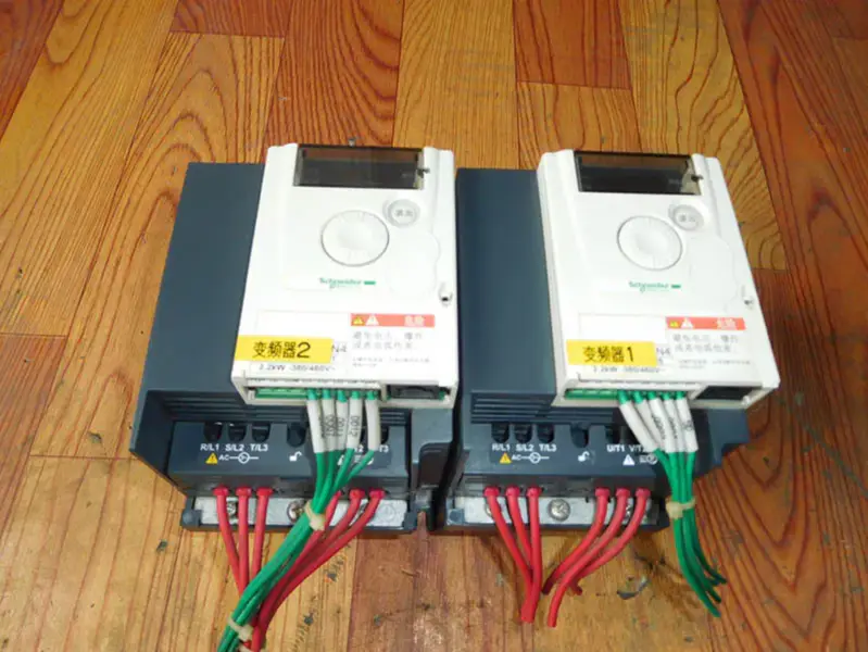 Schneider Série ATV303 ATV303HU22N4 2,2kw 380V