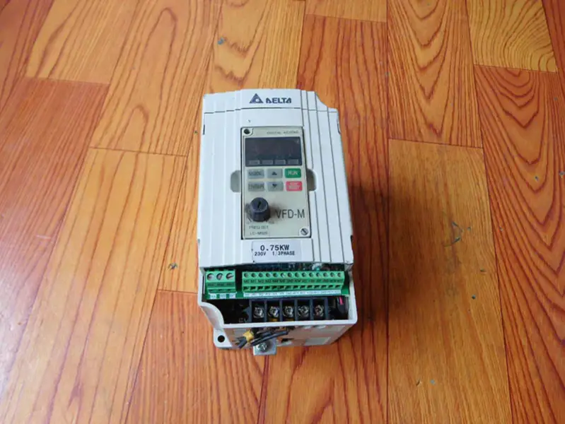Delta VFD007M21A 0,75KW 220V