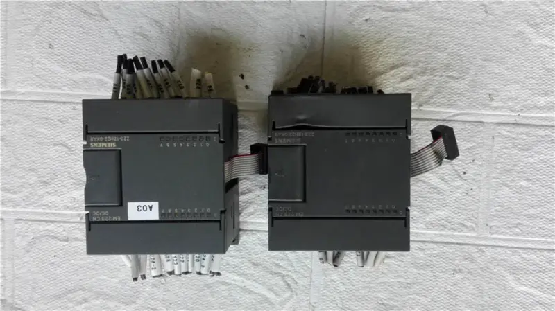 PLC Siemens 6ES7 223-1BH22-0XA8 190907