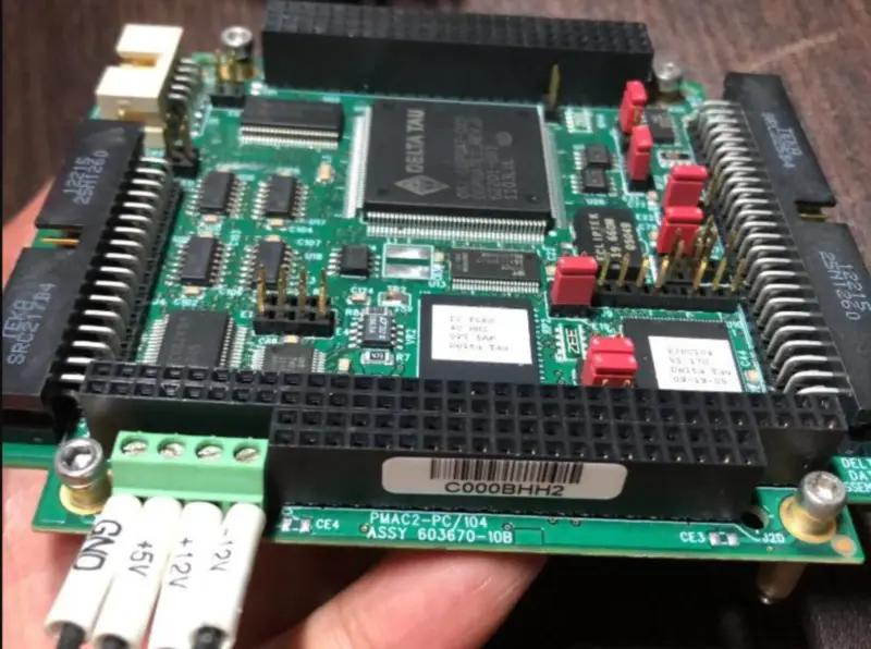 Delta Tau PMAC2-PC/104 ASSY 603672-10B placa de controlo de movimento