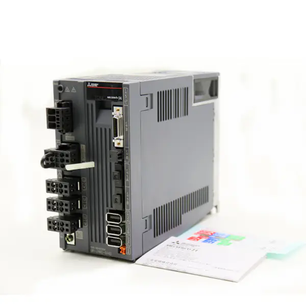 Mitsubishi MR-J4W3-444B ac Servo Amplificador Japão motor de popa