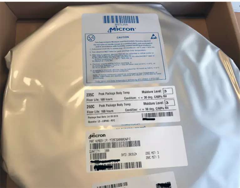uma interface de dados assíncrona IC Chip 2G PARALLEL 48TSOP 256M x 8 dispositivos NAND Flash MT29F2G08ABAEAWPE