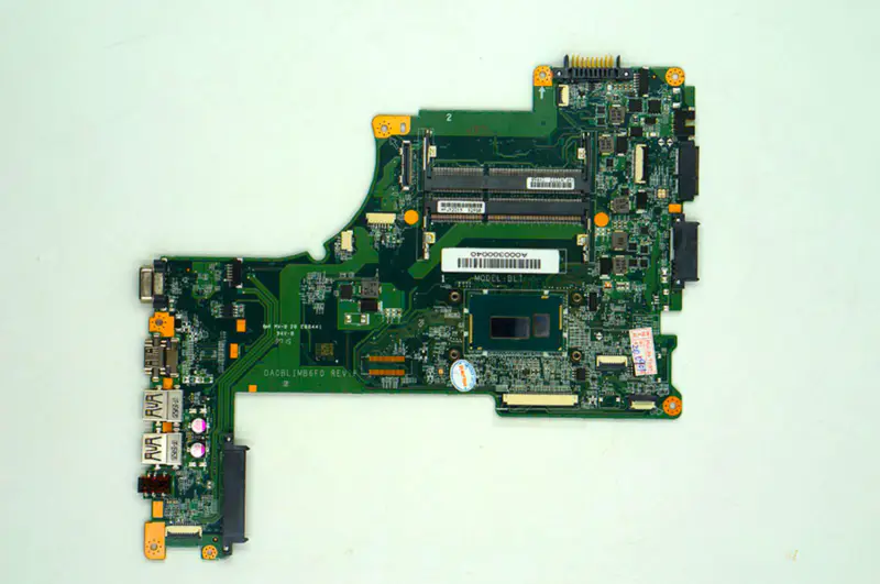 Placa-mãe Toshiba L55-B5237 DA0BLIMB6F0