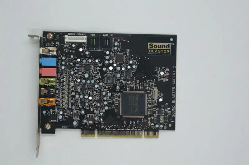 Placa de som Creative Sound Blaster Audigy 2 SB0400 PCI de 7.1 canais