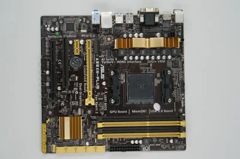 Placa-mãe Asus A88XM-PLUS DDR3 32G M-ATX