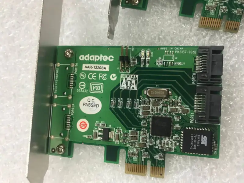 Adaptec AAR-1220SA Placa de matriz de 2 portas PCI-E x1 SATA II RAID