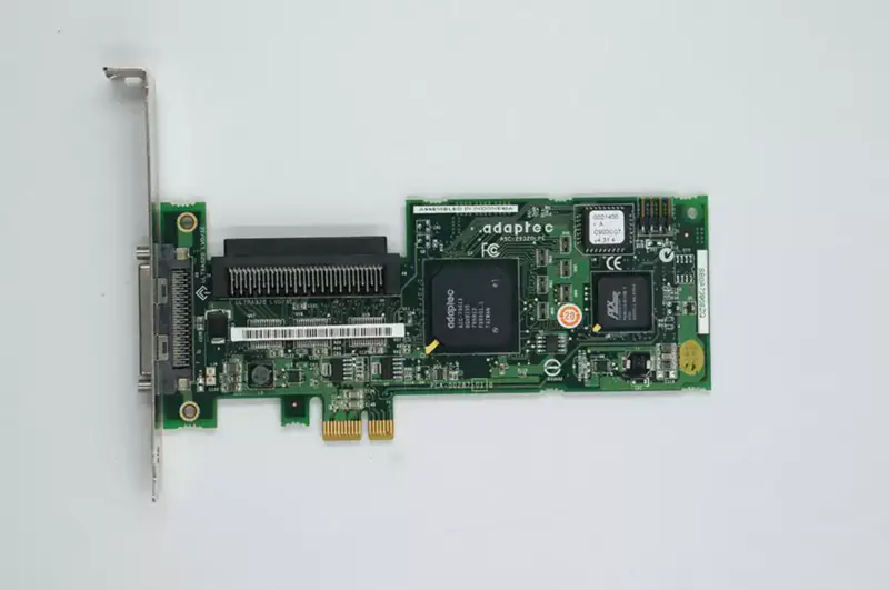 Placa-mãe industrial Adaptec ASC-29320LPE SCSI de baixo perfil