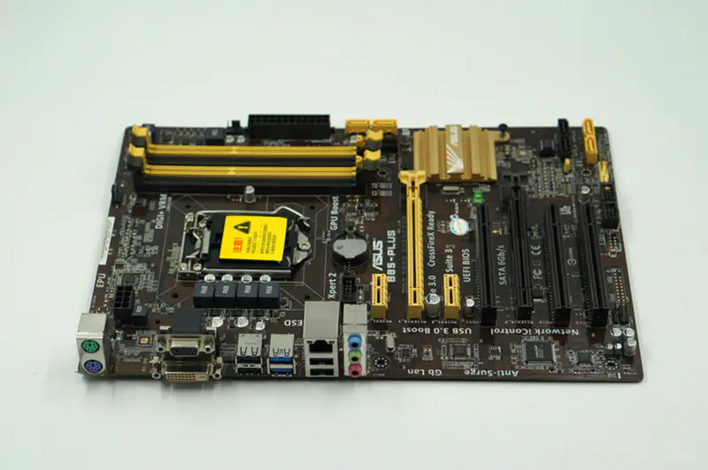 Placa-mãe Asus B85-PLUS B85 LGA 1150 ATX