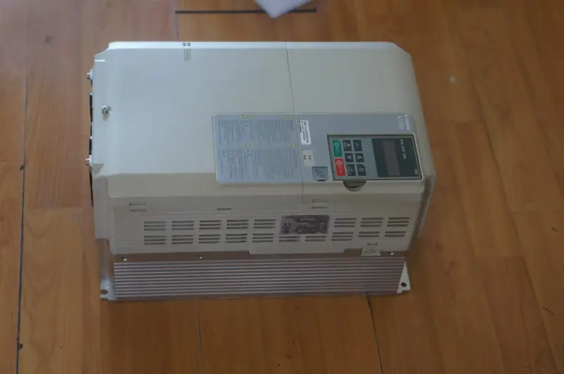 Variador de frequência Yaskawa A1000 CIMR-AU4A0044FAA
