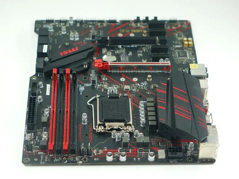 Placa-mãe MSI MPG Z390 GAMING Plus