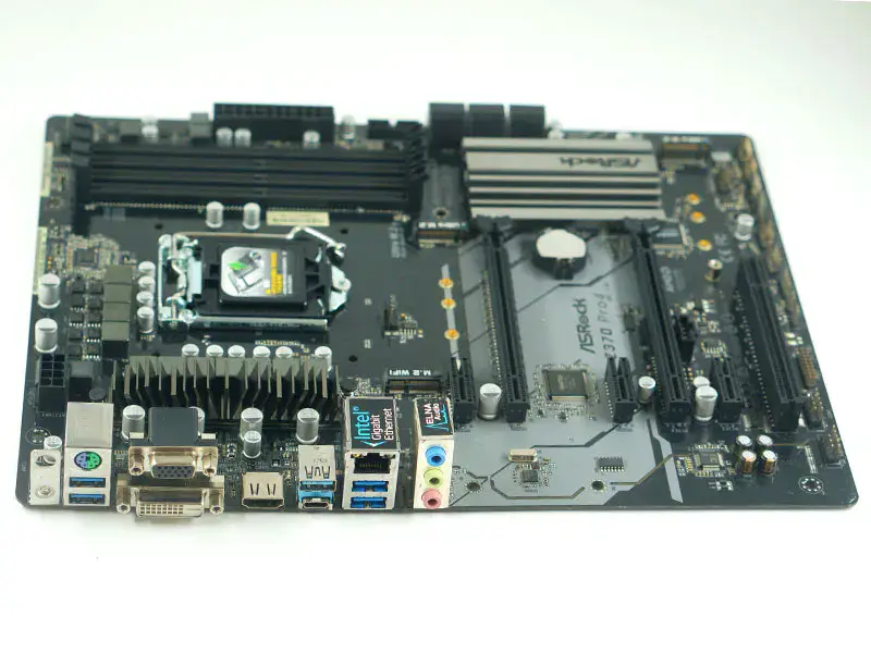 Placa-mãe Asrock Z370 Pro4