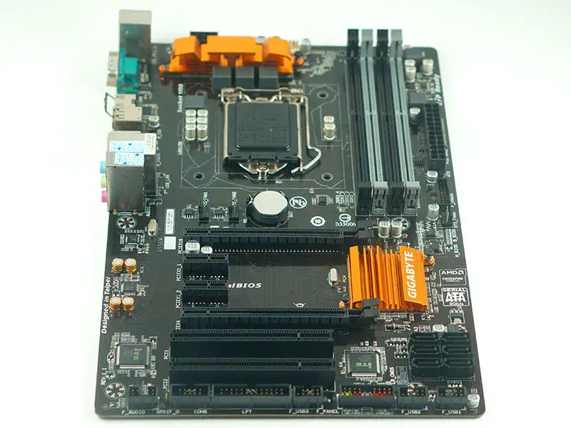 Placa-mãe Gigabyte GA-Z97P-D3