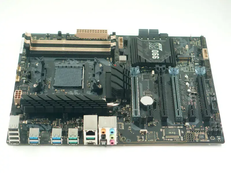 Asus TUF SABERTOOTH 990FX R3.0 placa-mãe