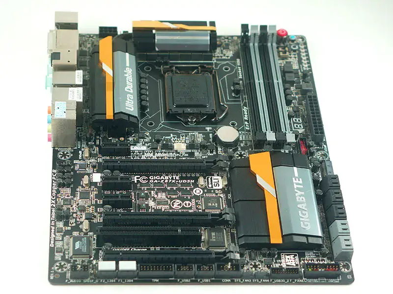 Placa-mãe Gigabyte GA-Z87X-UD5H LGA 1150 DDR3