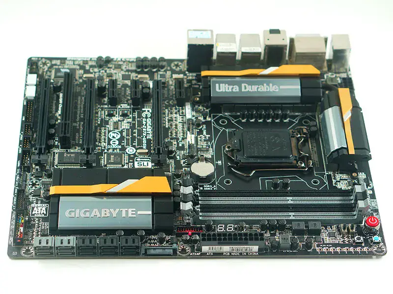 Placa-mãe Gigabyte GA-Z87X-UD5H LGA 1150 DDR3