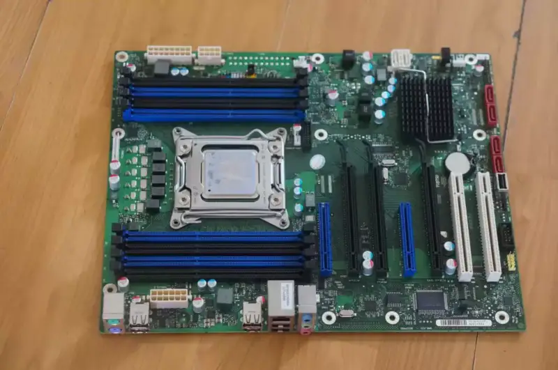 Placa-mãe Fujitsu D3128-A15 GS1 W26361-W2642-X-06