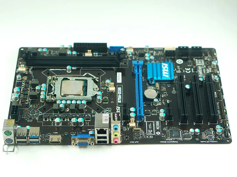 Placa-mãe MSI B75A-IE35