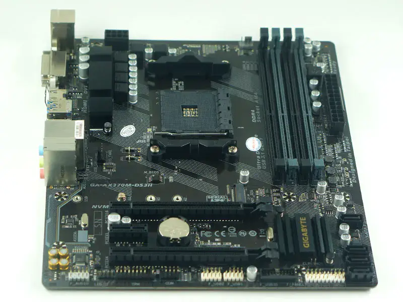 Placa-mãe GIGABYTE GA-AX370M-DS3H