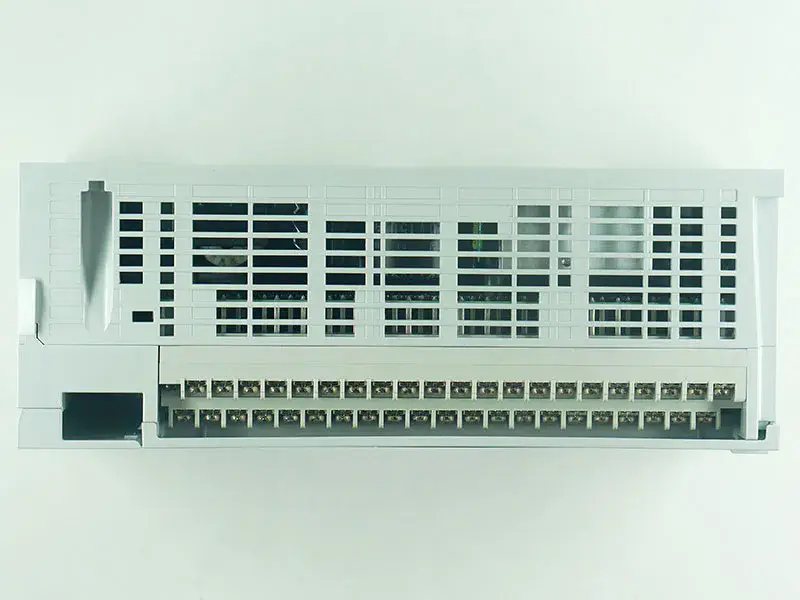 Módulo PLC Mitsubishi FX5U-64MT/ES