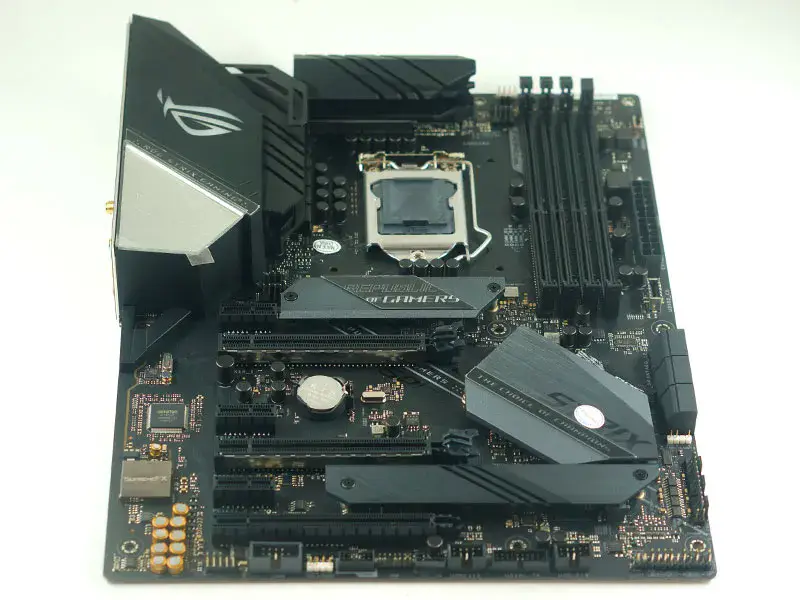 Placa-mãe Asus ROG STRIX Z390-E GAMING