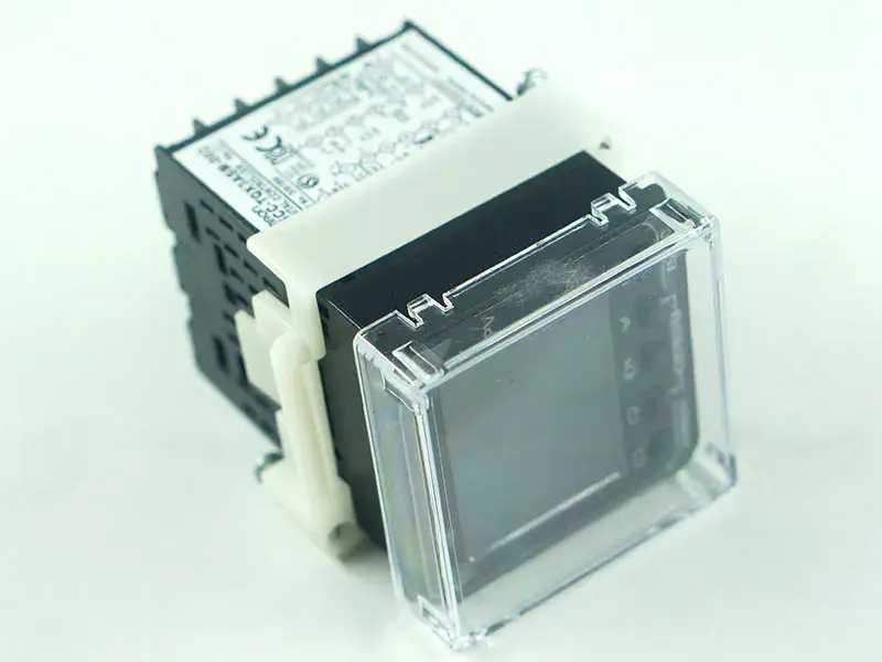 Controlador de temperatura Omron E5CC-TQX3ASM-002