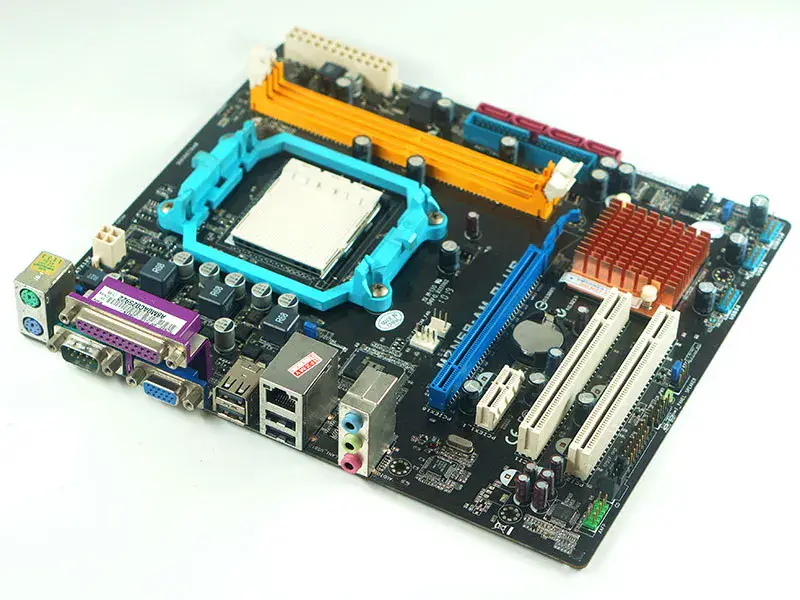 Placa-mãe Asus M2N68-AM PLUS AM2/AM2+ uATX